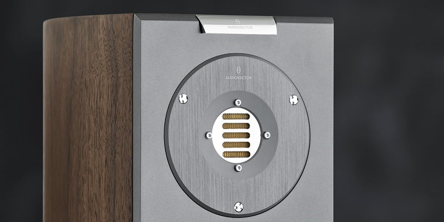 0 Audiovector R Detail1.jpg